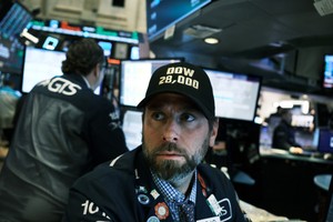 Giao dịch chứng khoán khối ngoại ngày 6/4: Tập trung gom cổ phiếu Vingroup, xả mạnh CTG